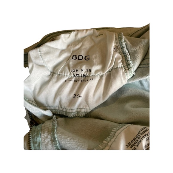 BDG denim shorts size 26 waist high rise 98% cotton has 5 pockets - Picture 8 of 9